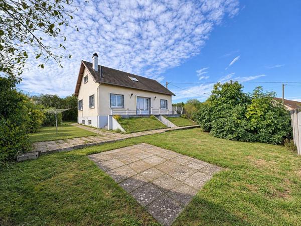 Maison individuelle de 125 m² - 4 chambres - sous-sol total aménageable et terrain de 714 m²
