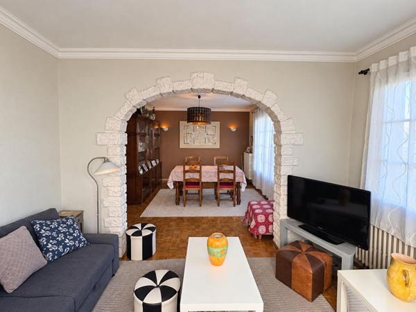 Maison individuelle de 125 m² - 4 chambres - sous-sol total aménageable et terrain de 714 m²