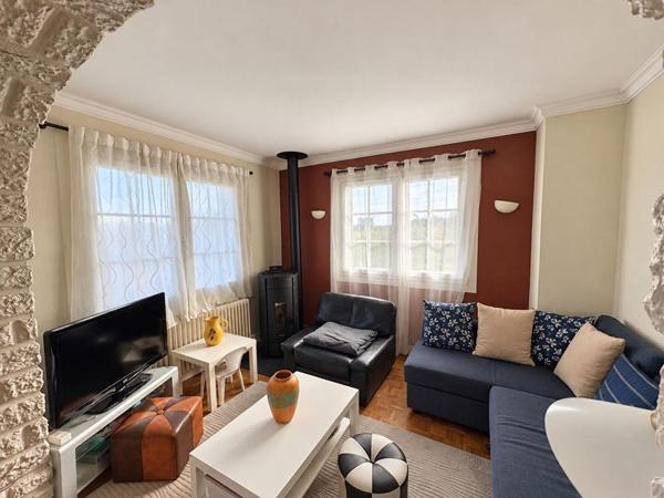 Maison individuelle de 125 m² - 4 chambres - sous-sol total aménageable et terrain de 714 m²