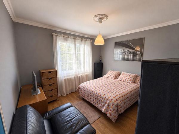 Maison individuelle de 125 m² - 4 chambres - sous-sol total aménageable et terrain de 714 m²