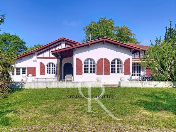 Biarritz (64200) En exclusivité, ancienne propriété princière de 285 m2 à 2 pas de Biarritz