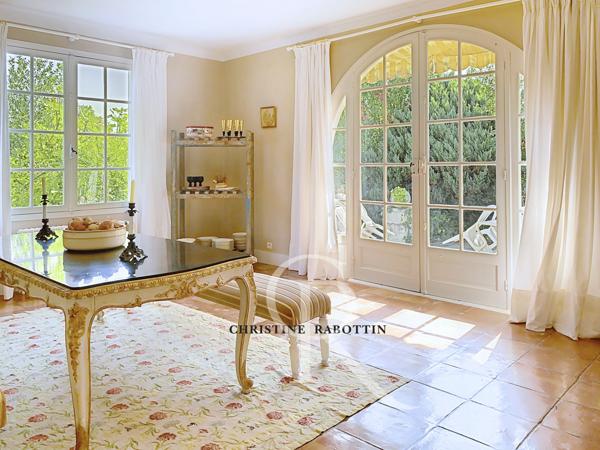 Biarritz (64200) En exclusivité, ancienne propriété princière de 285 m2 à 2 pas de Biarritz