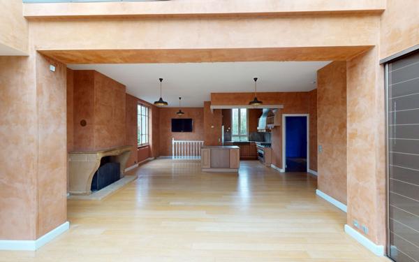 Maison à louer    6 pièces •  Lyon 9