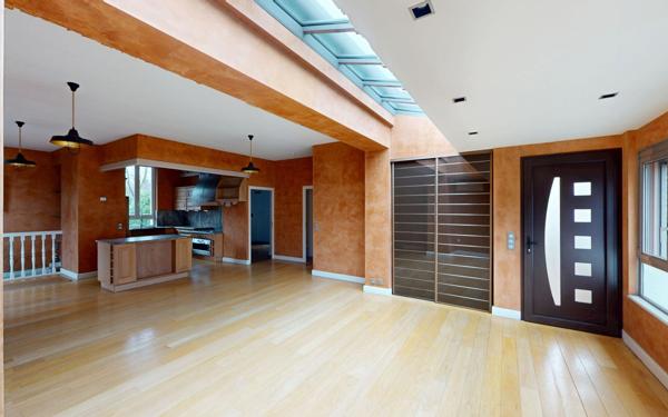 Maison à louer    6 pièces •  Lyon 9