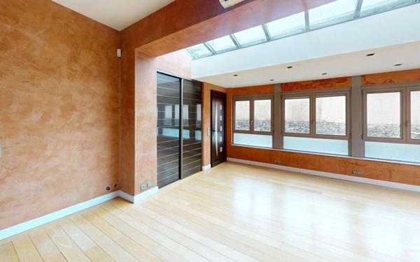 Maison à louer    6 pièces •  Lyon 9