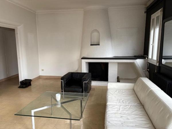 Immeuble de rapport  -  Habitations et Commerce --  Perpignan Secteur Les Remparts - 375 m² Loi Carrez -  A rénover