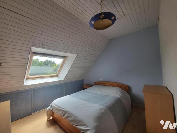 Maison familiale avec piscine et parc paysager – proche centre-ville