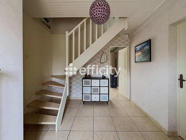 Maison
         4 pièces
        - 118 m² Exclusivité 239 000 € *