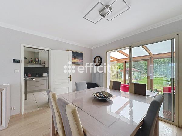 Maison
         4 pièces
        - 118 m² Exclusivité 239 000 € *