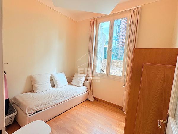 Villa 5 pièces vue mer et Monaco avec appartement 3 pièces indépendant !