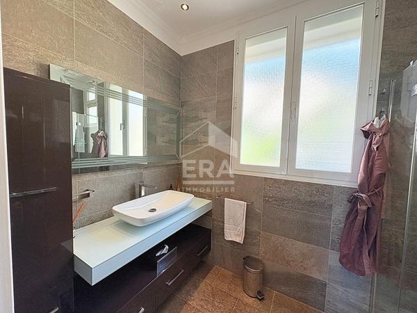 Villa 5 pièces vue mer et Monaco avec appartement 3 pièces indépendant !