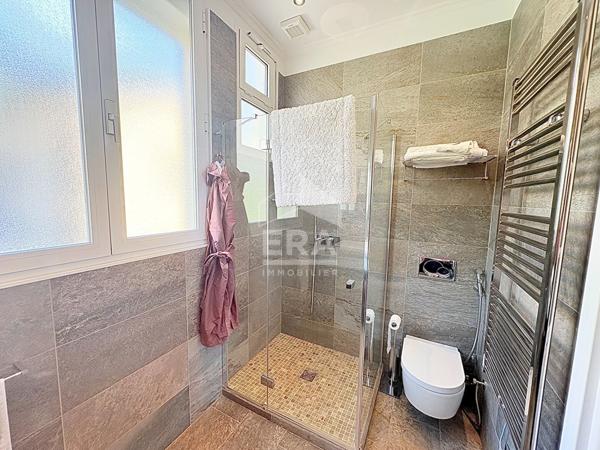 Villa 5 pièces vue mer et Monaco avec appartement 3 pièces indépendant !