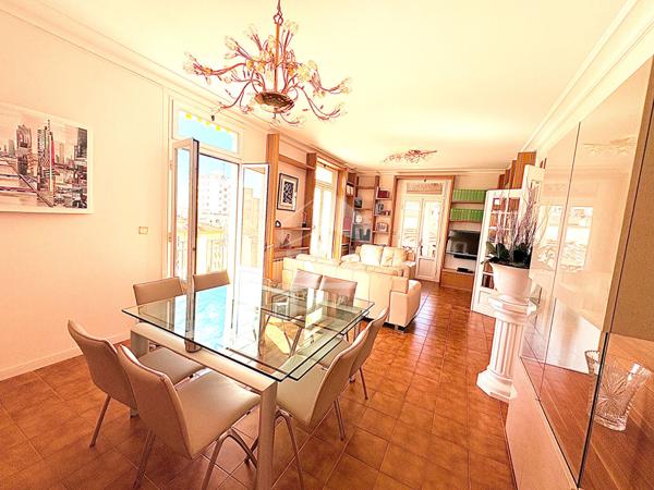 Villa 5 pièces vue mer et Monaco avec appartement 3 pièces indépendant !