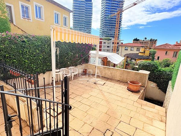 Villa 5 pièces vue mer et Monaco avec appartement 3 pièces indépendant !