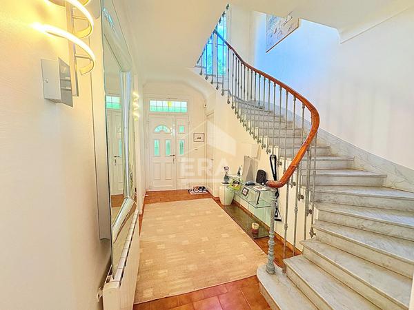 Villa 5 pièces vue mer et Monaco avec appartement 3 pièces indépendant !