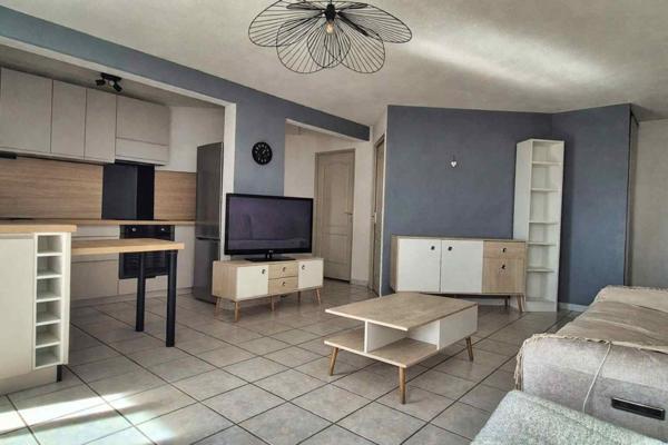 SAINT ESTEVE , APPART T3 60m², EXTERIEUR & PLACE DE PARKING