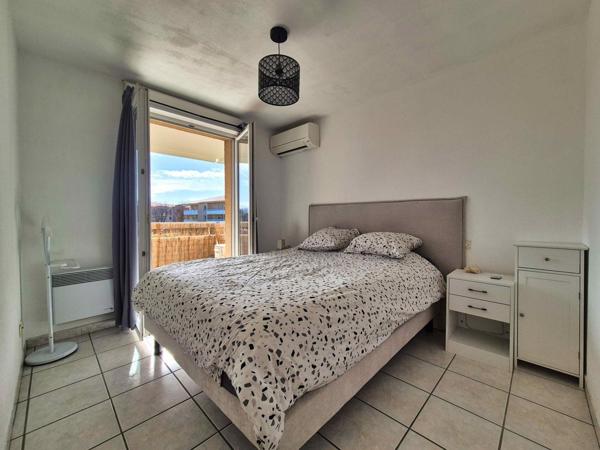 SAINT ESTEVE , APPART T3 60m², EXTERIEUR & PLACE DE PARKING