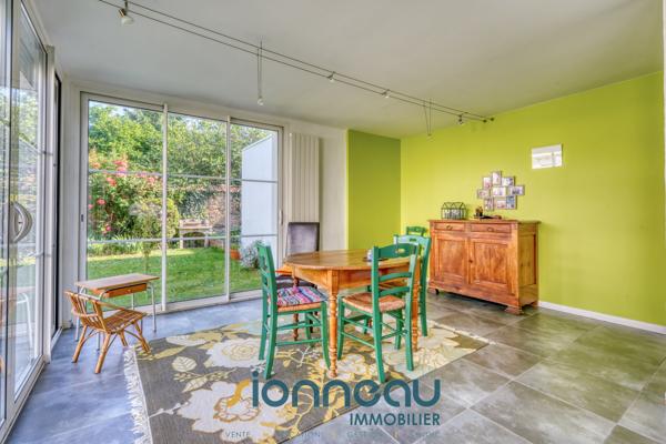 Propriete
                                                                                                                                                                                                                                                                                                                        5 pièce(s)                                                                                                                                                                                                          4 chambre(s)                                                                                                                                                                                                          170  m²