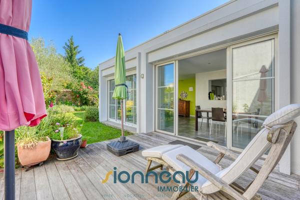 Propriete
                                                                                                                                                                                                                                                                                                                        5 pièce(s)                                                                                                                                                                                                          4 chambre(s)                                                                                                                                                                                                          170  m²