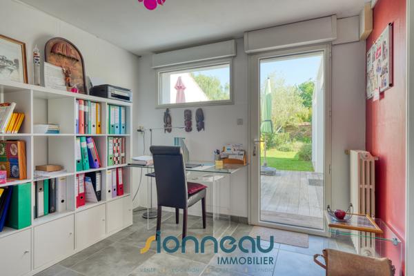 Propriete
                                                                                                                                                                                                                                                                                                                        5 pièce(s)                                                                                                                                                                                                          4 chambre(s)                                                                                                                                                                                                          170  m²