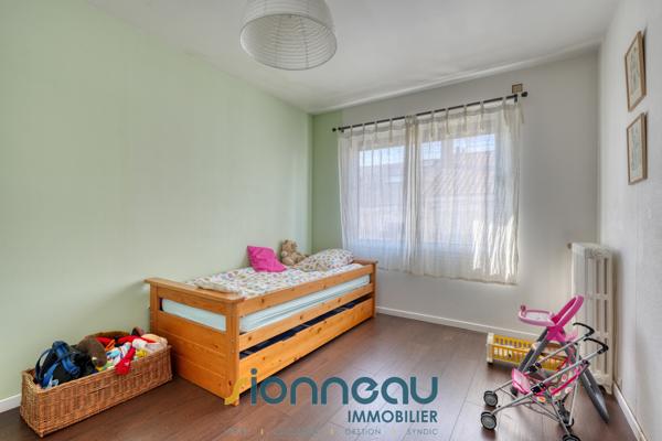 Propriete
                                                                                                                                                                                                                                                                                                                        5 pièce(s)                                                                                                                                                                                                          4 chambre(s)                                                                                                                                                                                                          170  m²