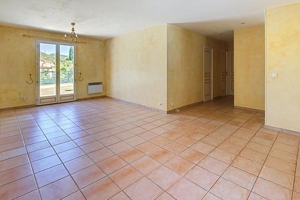 À VENDRE Maison de plain-pied à VIDAUBAN - Piscine - Double garage - Panneaux photovoltaïques