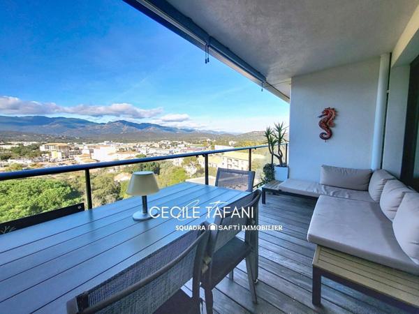 Studio à Porto-Vecchio avec terrasse vue montagnes