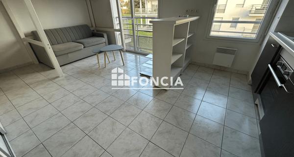 Location Studio meublé 27.21 m² - Niort 79000