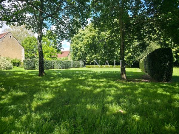 Manoir Percheron ISMH du XVIe siècle et ses dépendances, sur parc et jardin