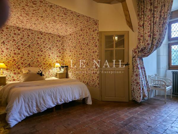 Manoir Percheron ISMH du XVIe siècle et ses dépendances, sur parc et jardin