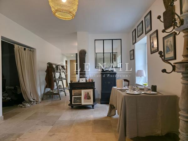 Manoir Percheron ISMH du XVIe siècle et ses dépendances, sur parc et jardin