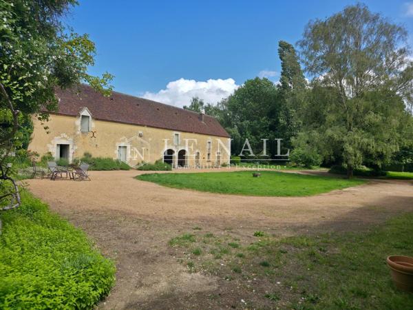 Manoir Percheron ISMH du XVIe siècle et ses dépendances, sur parc et jardin