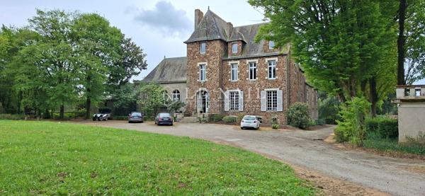 Château du XIXe siècle au cœur d'un domaine de 60 hectares à 30km de Nantes