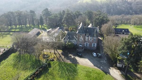 Château du XIXe siècle au cœur d'un domaine de 60 hectares à 30km de Nantes