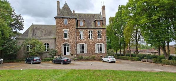 Château du XIXe siècle au cœur d'un domaine de 60 hectares à 30km de Nantes