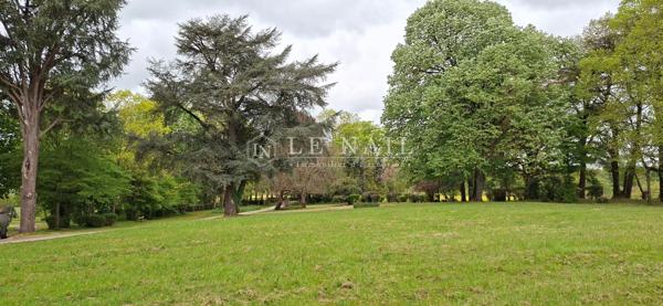 Château du XIXe siècle au cœur d'un domaine de 60 hectares à 30km de Nantes