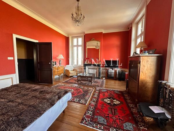 Château du XIXe siècle au cœur d'un domaine de 60 hectares à 30km de Nantes