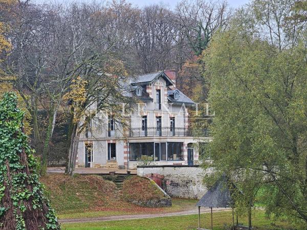 Exceptionnel domaine de chasse clos de 504 hectares en Touraine