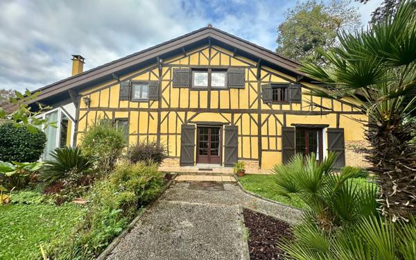 Maison à vendre    7 pièces • 228 m2 Dax