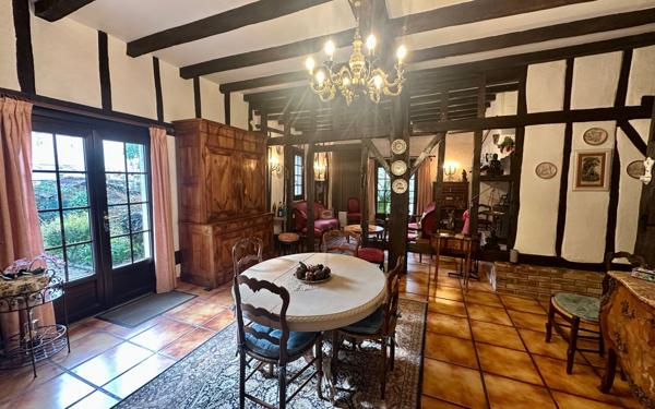 Maison à vendre    7 pièces • 228 m2 Dax