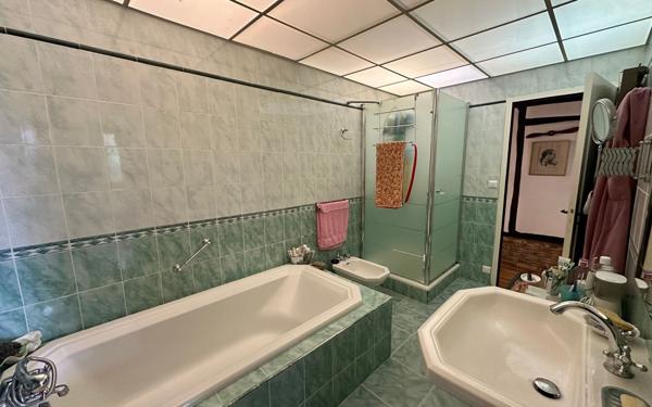 Maison à vendre    7 pièces • 228 m2 Dax