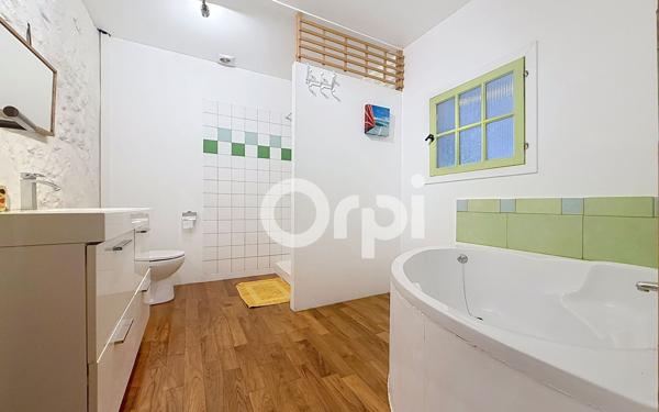 Maison à vendre    4 pièces •  Bages