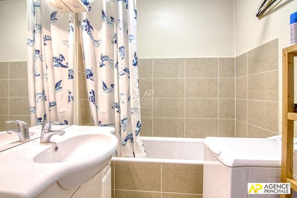 Versailles Notre-Dame Appartement 4 pièces 71 m² carrez situé au 5ème et dernier étage avec ascenseur, cave et box €630 000 ** - Référence 27275