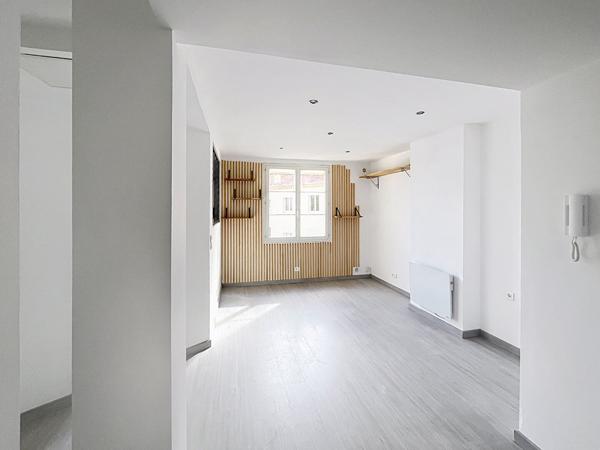 La Seyne/mer Très bel appartement T3 dans une résidence fermée refait à neuf avec prestations de qualités