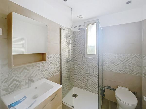 La Seyne/mer Très bel appartement T3 dans une résidence fermée refait à neuf avec prestations de qualités