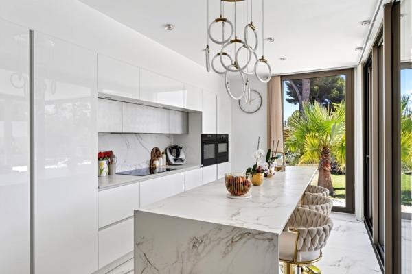 Vente Villa de luxe Marseille 12 8 Pièces 230 m²