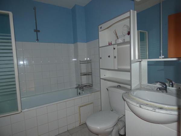 Immeuble de rapport composé de 2 appartements T2 de 35m² avec un garage en RDC.