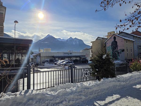 MURS COMMERCIAUX SUPERMARCHE