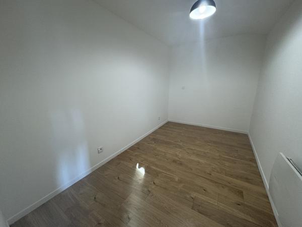 Appartement à louer 530 € CC Beaumont-de-Lomagne 3 p 41 m² DPE C