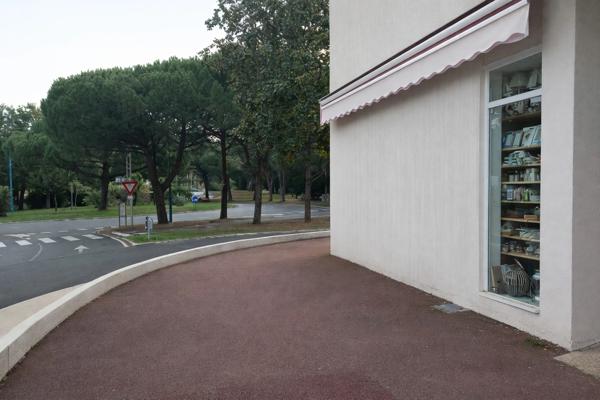 Dpt Charente Maritime (17), à vendre LA PALMYRE Local commercial